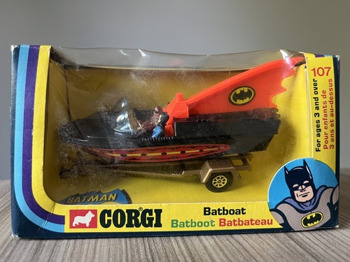 Corgi 107 batman batboat - 107,