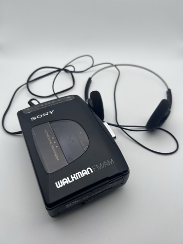 Vintage sony walkman - walkman, radio
