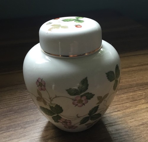 Wedgwood wild strawberry - wedgwood,