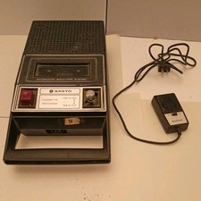 Sanyo M1102 Vintage Portable