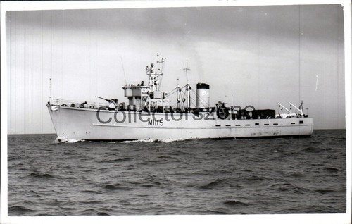 Royal navy minesweeper hms - royal,