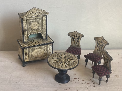 Antique dolls house - dolls, miniature