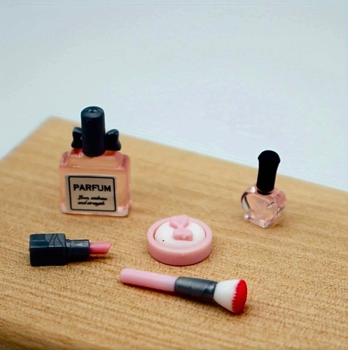 New scale dolls house - scale,