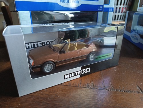 Boxed model whitebox - boxed,