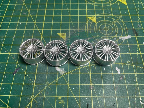 Scale volkswagen golf - 1/24, 4x
