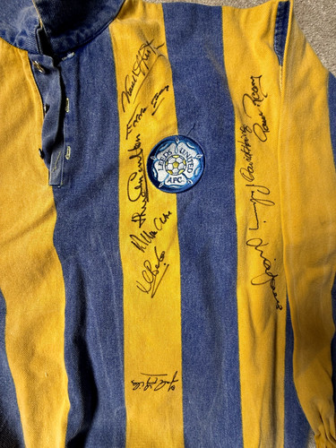 Multi signed leeds united - signed,