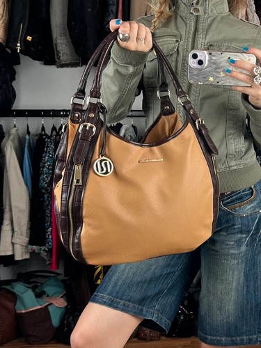 River island large - river,