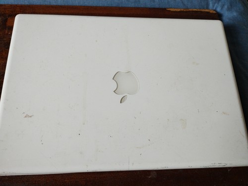 Apple macbook a1181 spares or - apple,