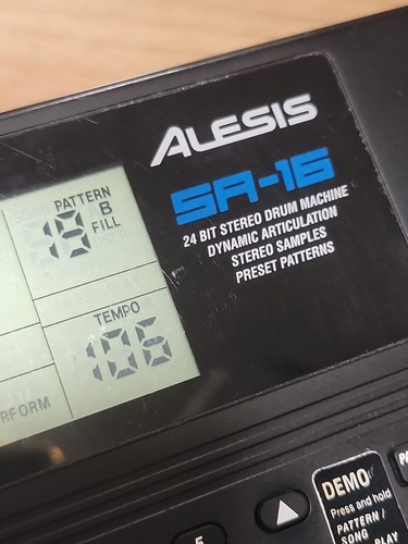 Alesis sr16 24bit digital drum - alesis,