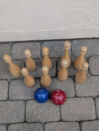 Vintage wooden skittles table - wooden,