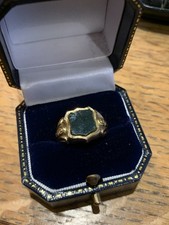 Stunning Bloodstone Shield