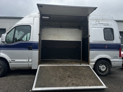 Renault master horsebox - renault,