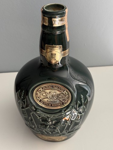 Vintage royal salute year - 21,