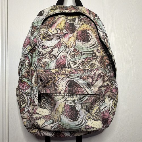 Hot topic 2012 iron - 2012, shark