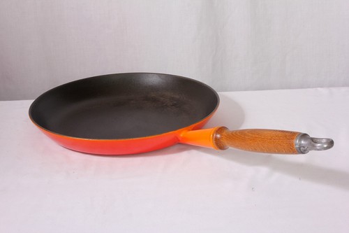 Creuset frying pan - pan, volcanic