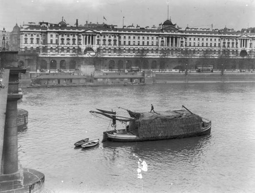 Barge the thames opposite - barge,
