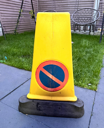 Jsp yellow traffic - yellow, bollard