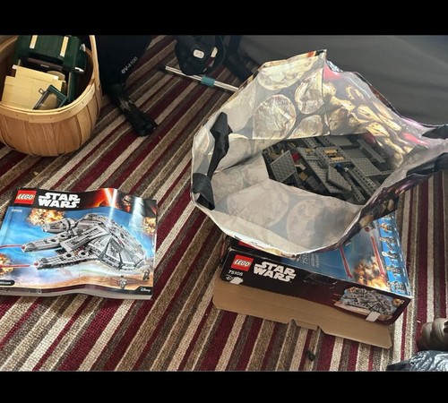 Millennial falcon lego - millennial,