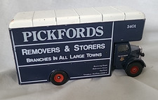 Corgi Classic Pickfords Removers, Sheffield 1:50 Diecast Luton Van