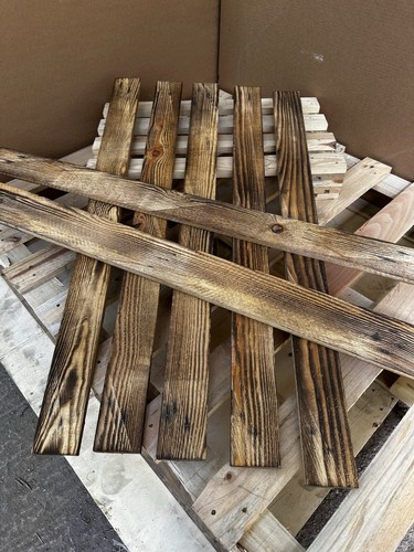 Reclaimed pallet wood wall - wood,