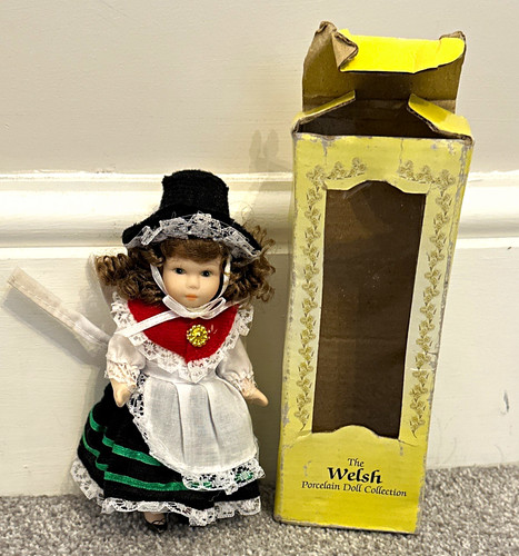 The welsh porcelain - the,