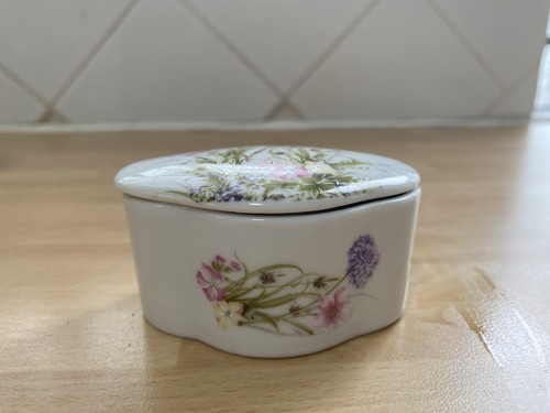 Vintage ceramic lidded trinket - vintage,