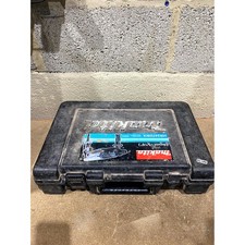 Makita HR2470 Hammer Drill White Black 24mm (15/16″) 780 Watts 7.5 Amp w/ Case