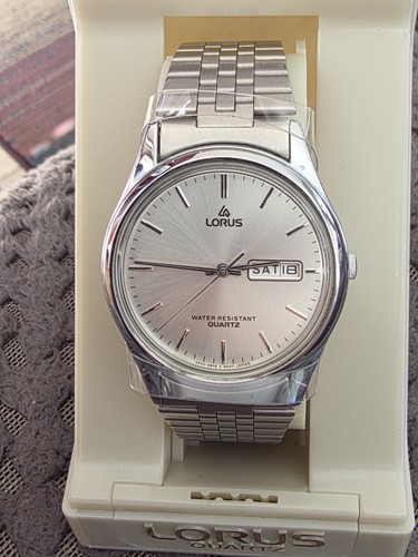 Boxed vintage mens lorus - boxed,