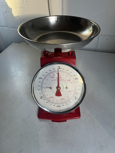 Red kitchen scales with bowl - red,