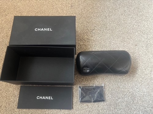 Black quilted chanel hard - quilted,