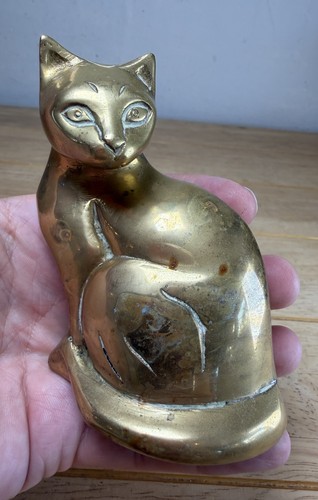 325g brass sitting cat - 325g,