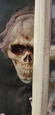 HALLOWEEN ANIMATED  ZOMBIE WINDOW OPENS & CLOSES RED LED UP EYES  SOUNDS PROP ?