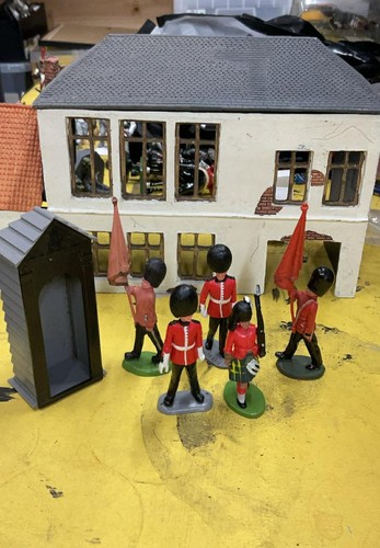 Britains welsh guards - w.,