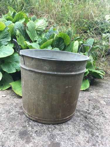 Tall galvanised zinc - ,