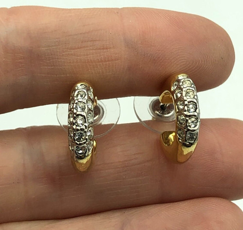 Retro gold tone sparkle - &,