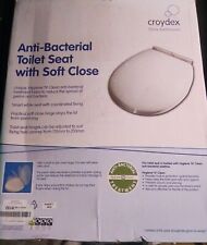 Croydex Anti-Bacterial Polypropylene Toilet Seat with Soft-Close WL400022H SEALE