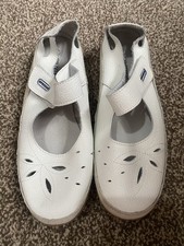 Avenue White Leather Hook and