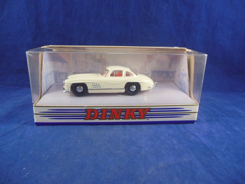 Dinky 1955 mercedes benz - dinky, dy-12