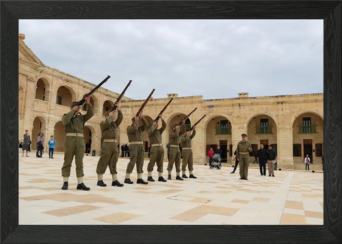 Soldiers manoel island - at,