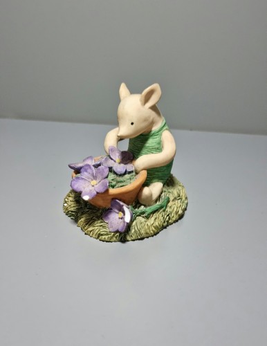 Classic pooh piglets with - piglets,
