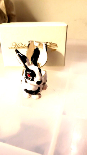 Red eyed rabbit trinket - eyed,