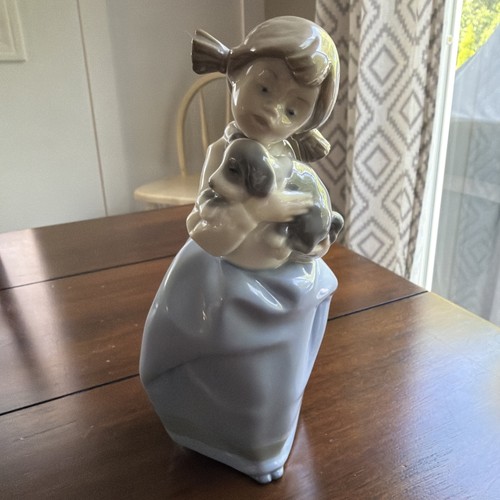 Nao lladro porcelain figurine - nao,