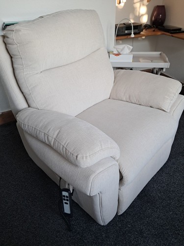 Dfs boy tamla large riser - la-z-boy,