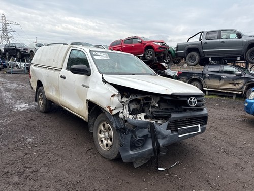 Toyota hilux breaking - toyota, 2.4