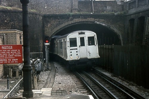 London underground stock sth - london,