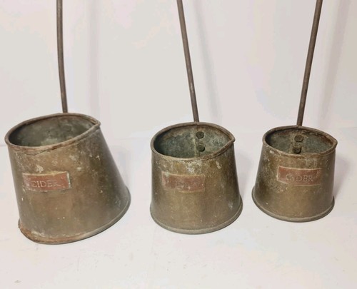 Set copper cider measures - of,