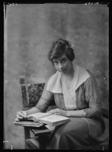 Photo miss content portrait - photo:miss, m
