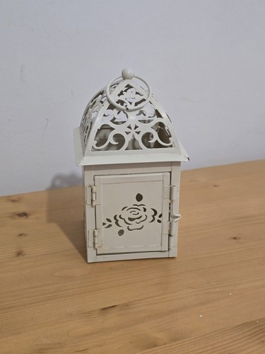 Cream ornate shabby chic - ornate,