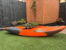 Pyranha 9r2 Kayak