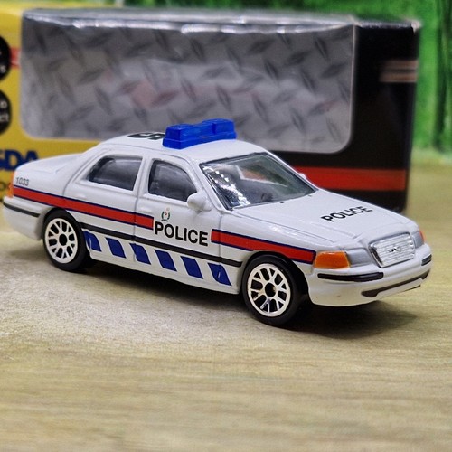 Ford crown victoria police car - ford,